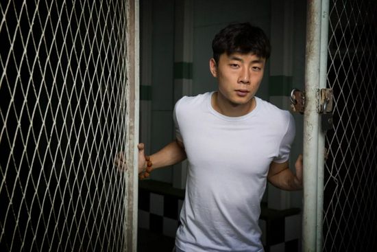一边吻一边摸双乳的电影
